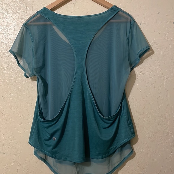 Lululemon shirt - Picture 4 of 6
